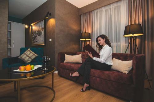 As Tirana Hotel & Symposivm Restaurant