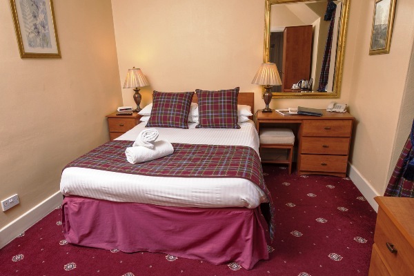Loch Kinord Hotel