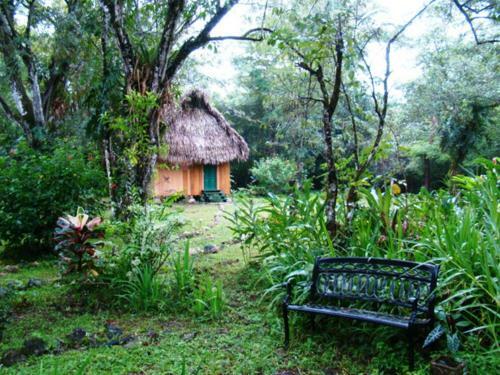 Chaab'il B'e Lodge & Casitas