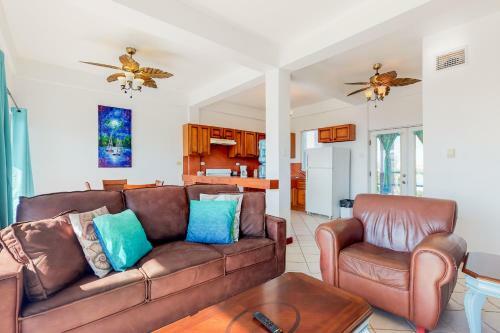 Suite E202 Mara Laguna