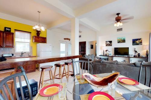 Suite F101 Mara Laguna
