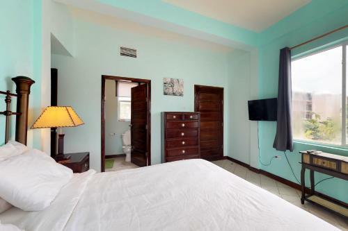 Suite F101 Mara Laguna