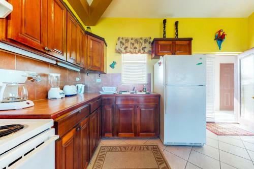 Suite A302 Mara Laguna