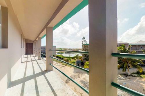 Suite A302 Mara Laguna