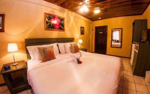 Hotel Hummingbird Suites