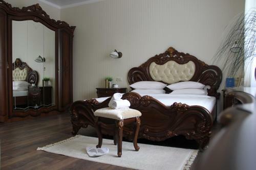Hostal Lebediny Guest House