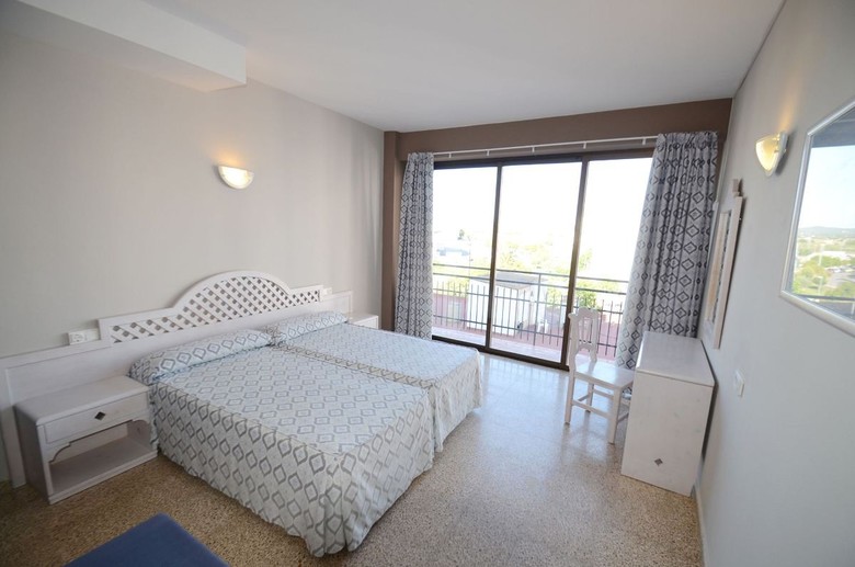 Azuline Hotel Llevant