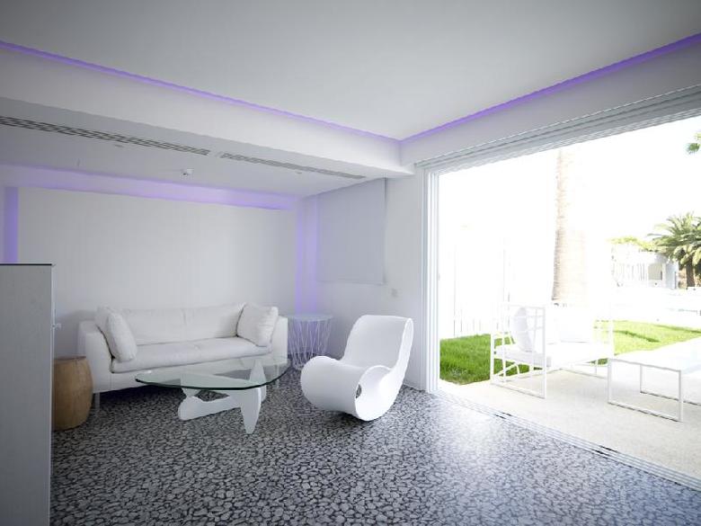 Hotel So White Boutique Suites
