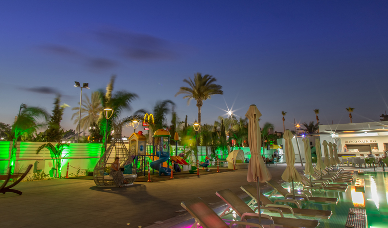 Nicholas Hotel Apartments