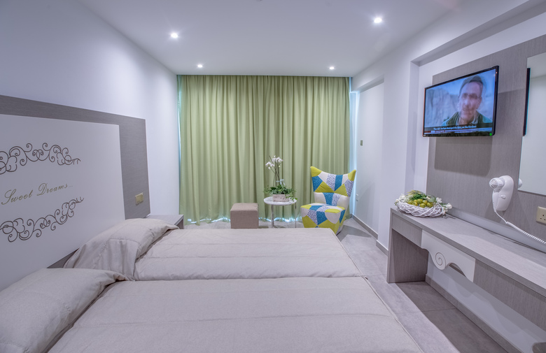 Nicholas Hotel Apartments