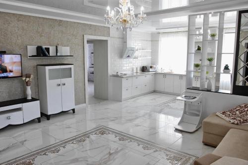 Apartment On Malaya Troitskaya 13