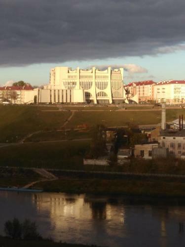River Apartments Near Center
