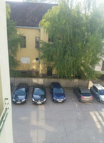 City Center Apartment With Parking