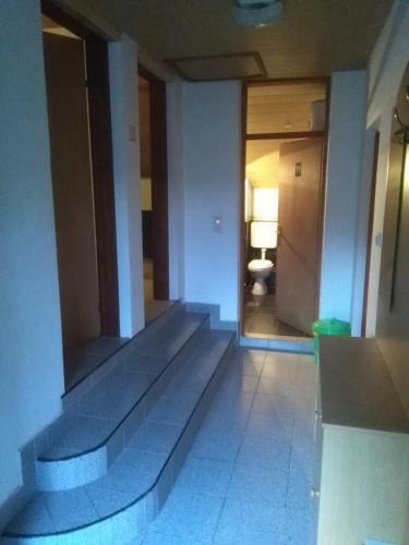 Hostel Topi?