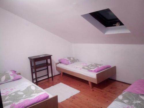 Albergue Kamena ?uprija