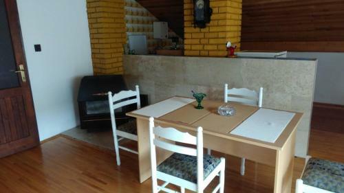 Albergue Kamena ?uprija