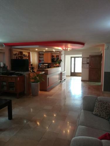 Hostal Guesthouse Mts
