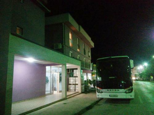 Hostal Pansion Viola