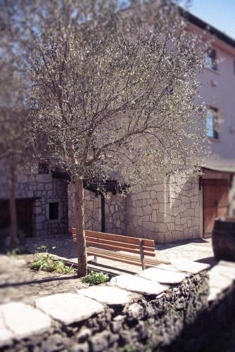 Hostal Pansion Luka