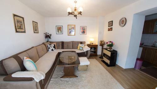 Old Bridge Terrace Apartment