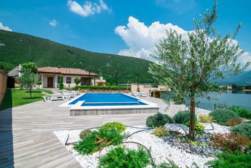 Villa Ana