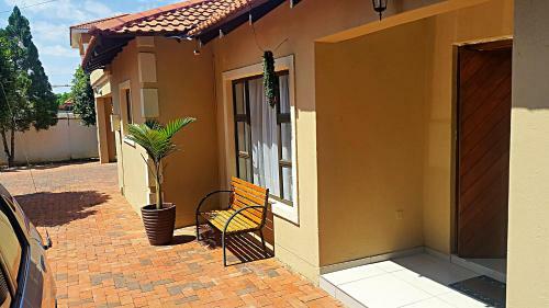 Bed & Breakfast Speedway Court