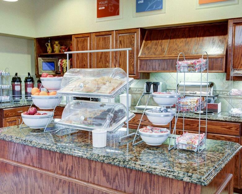 Hotel Comfort Suites University Drive