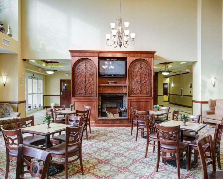 Hotel Comfort Suites University Drive
