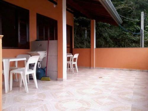 Hostal Chal�s Carioca Prumirim Ubatuba