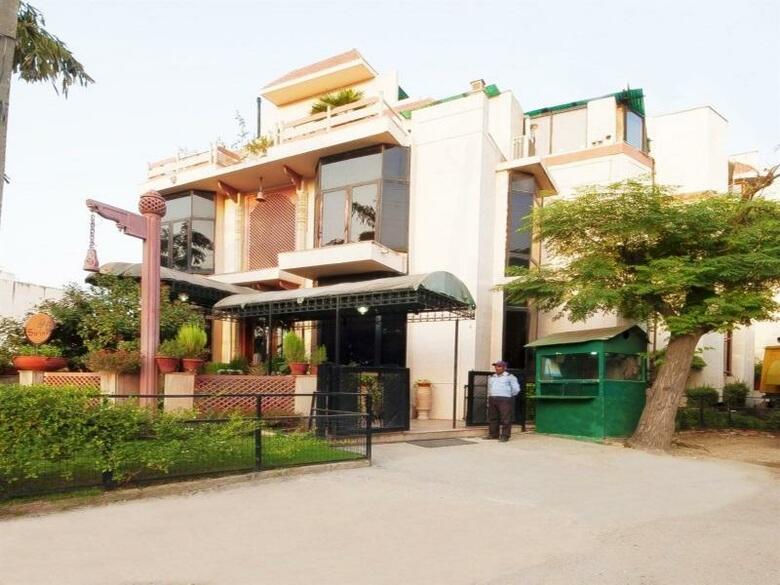 Hotel Siris 18 Gurgaon