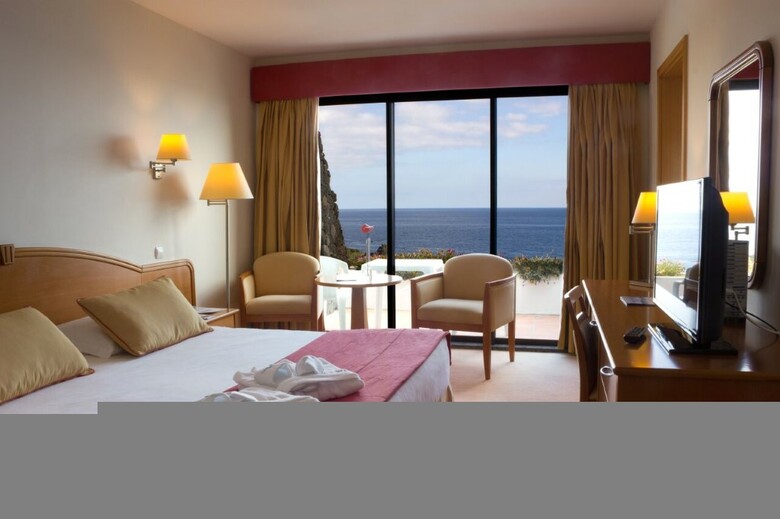 Hotel Caloura