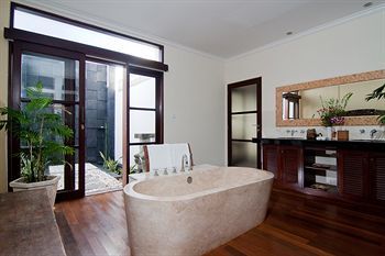 Ellora Villas
