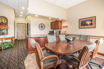 Hotel Howard Johnson Inn & Suites