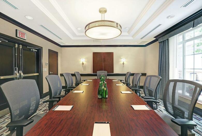 Hotel Homewood Suites By Hilton Cambridge-waterloo