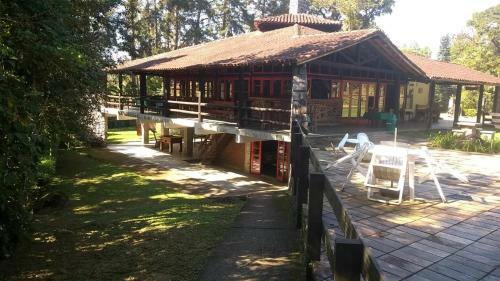 Chal� Alto Da Serrinha