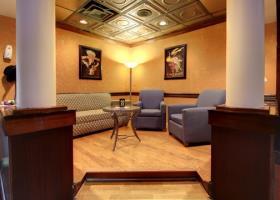 Hotel Clarion Inn & Suites