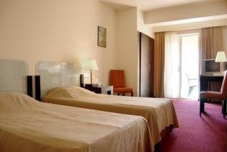 Hotel Regineh