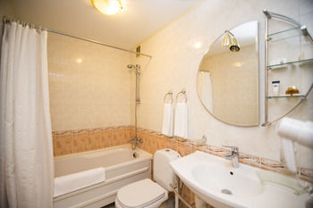 Ani Plaza Hotel