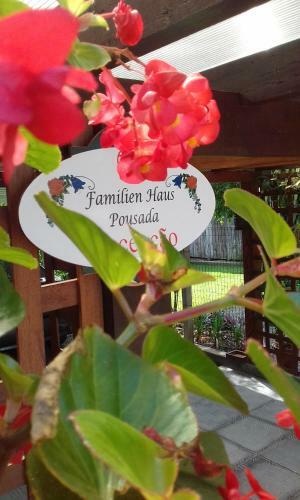 Hostal Familien Haus Pousada
