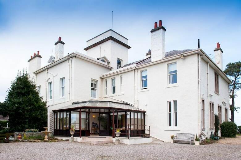 Hotel Invernairne Guest House