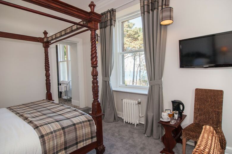 Hotel Invernairne Guest House