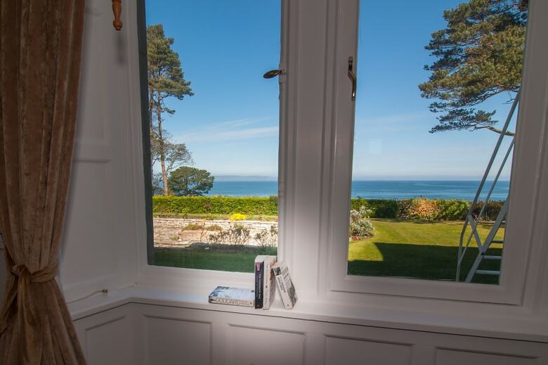 Hotel Invernairne Guest House