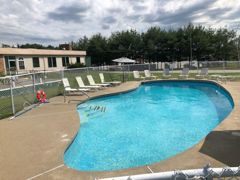 Hotel Fireside Inn & Suites