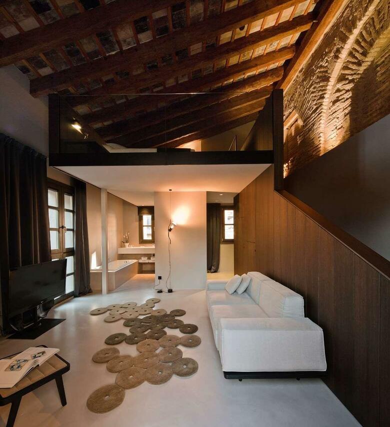 Caro Hotel
