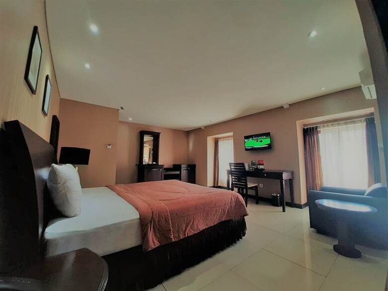 The Palais Hotel Dago