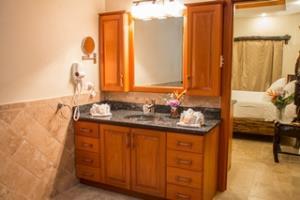 Hotel Black Orchid Resort