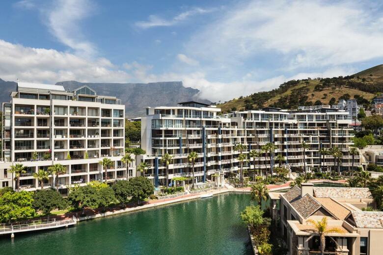Hotel Waterfront Village
