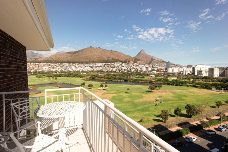 Hotel Mouille Point Village