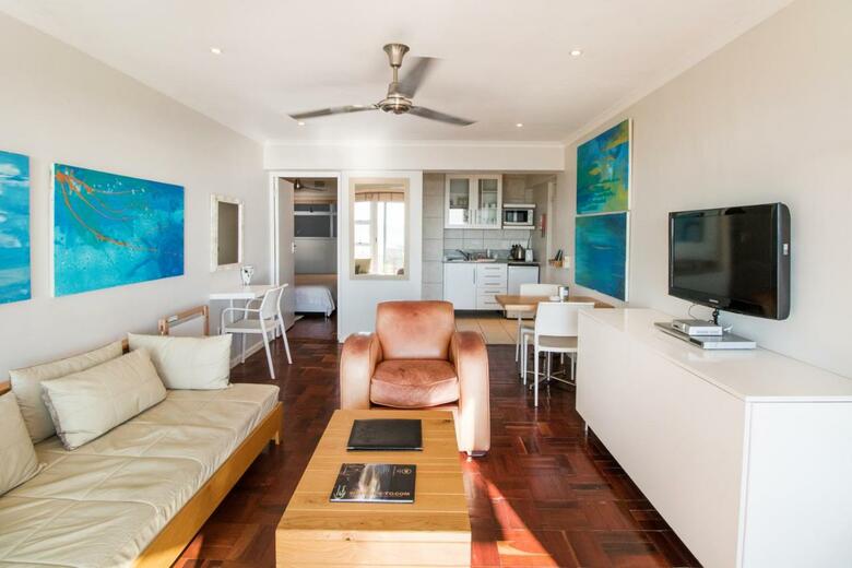 Hotel Mouille Point Village