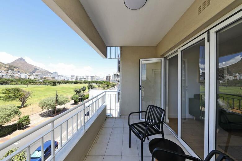 Hotel Mouille Point Village